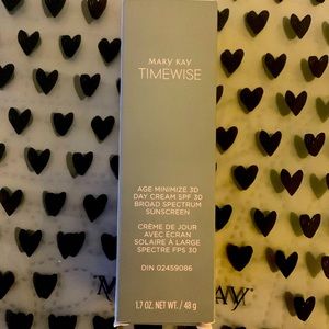 Mary Kay Age Minimizing 3D Day Cream SPF30